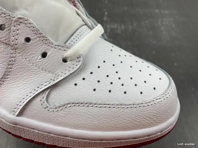 Reps LUCY Red Varsity Low 705329-101 Retro White Jordan 1 0408